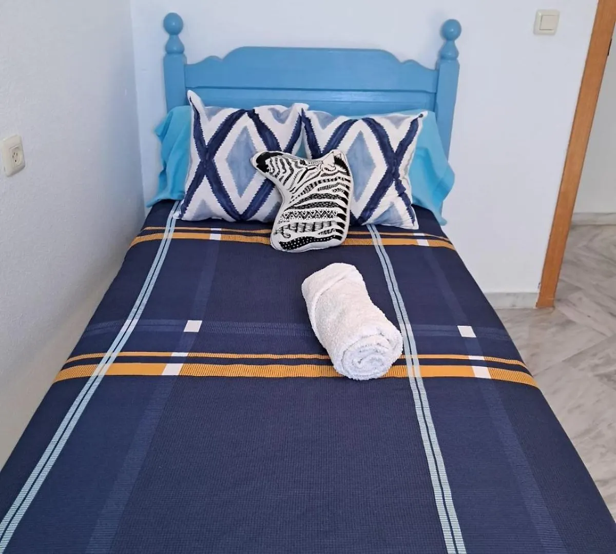 Apartamento Azahar Fibes Con Garaje Gratis Seville 0*,  Spain